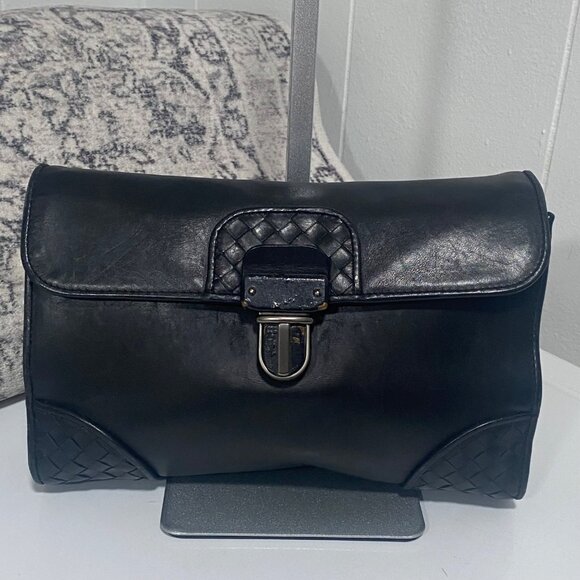 Bottega Veneta Intrecciato Leather Pouchette Clutch in Black - Picture 4 of 10